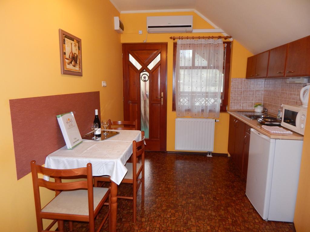 Voelgy Apartman Eger Luaran gambar
