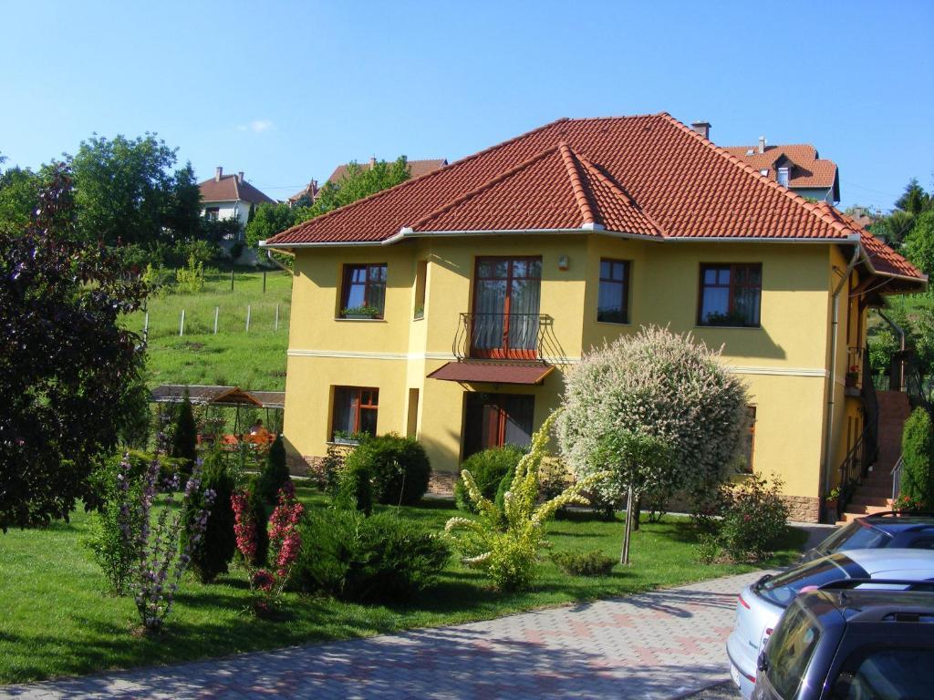 Voelgy Apartman Eger Luaran gambar